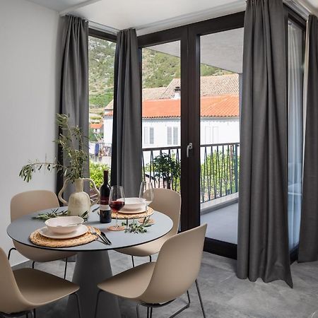 Residence The One - New Komiža 外观 照片