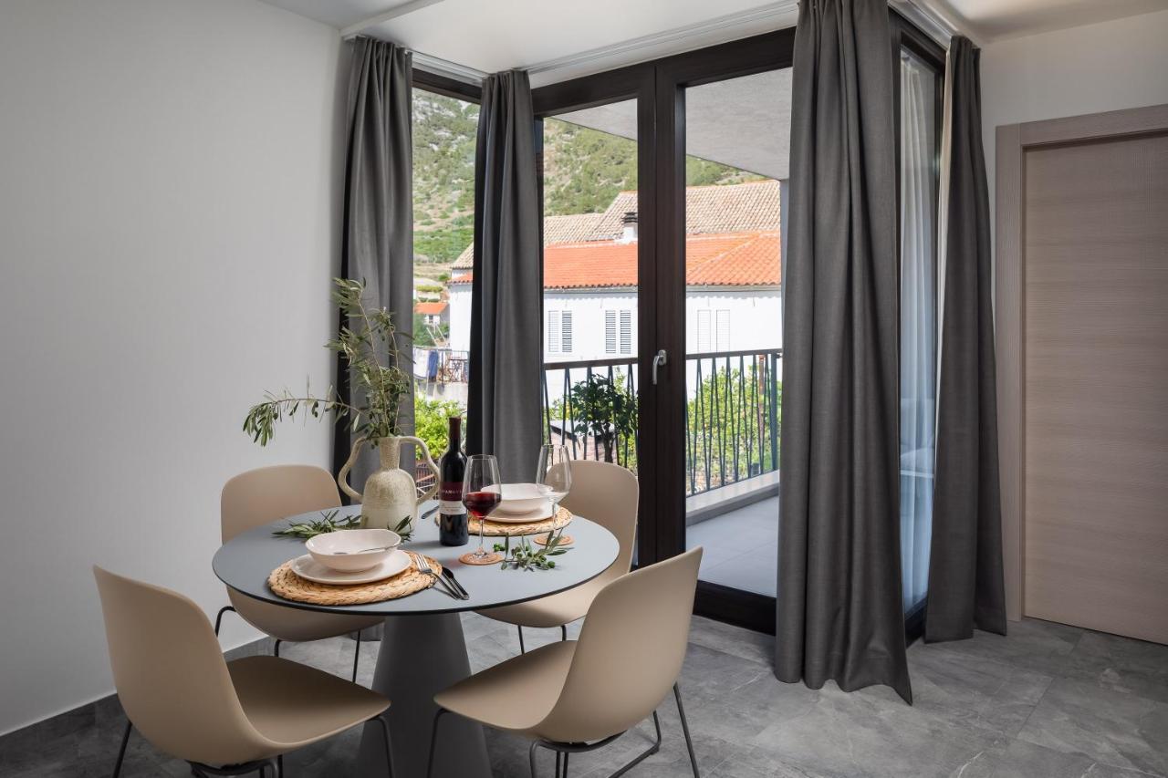 Residence The One - New Komiža 外观 照片