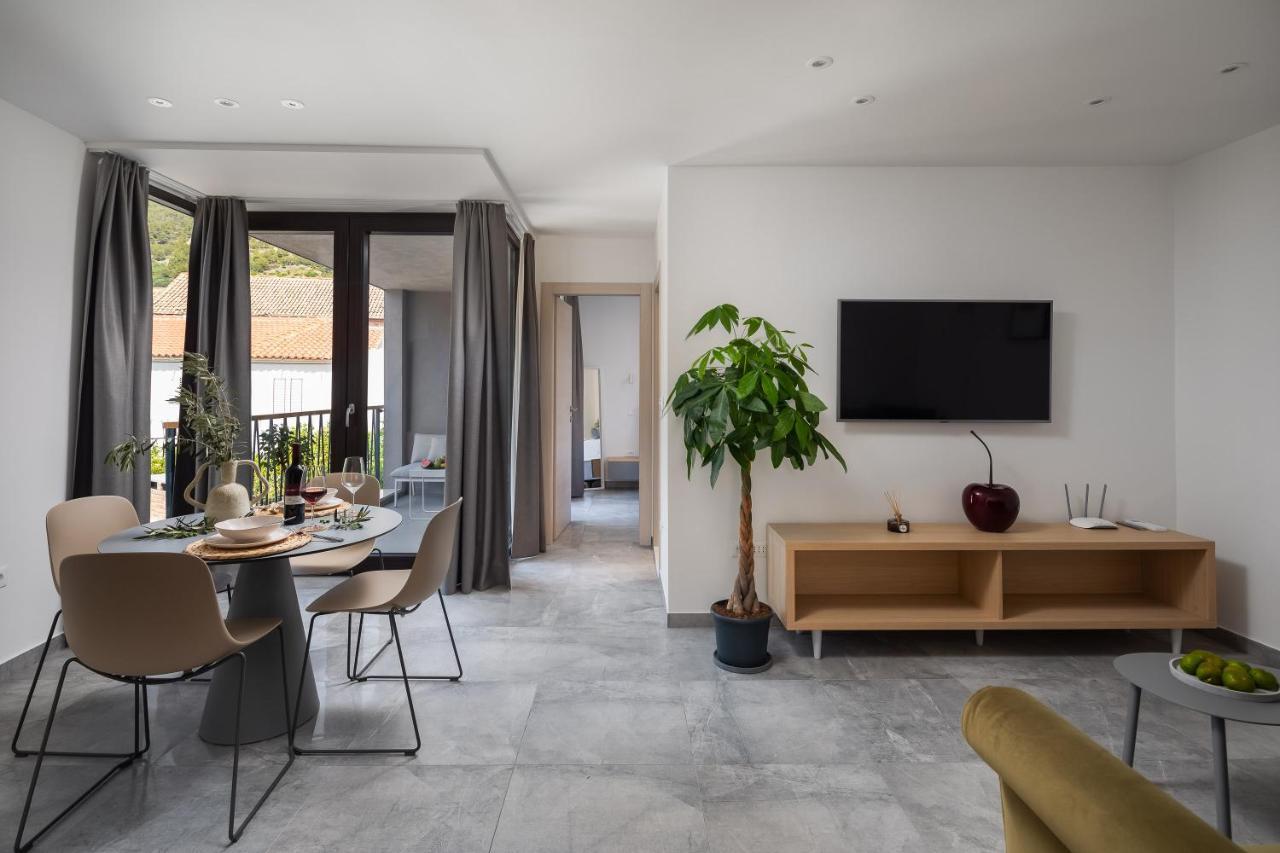 Residence The One - New Komiža 外观 照片