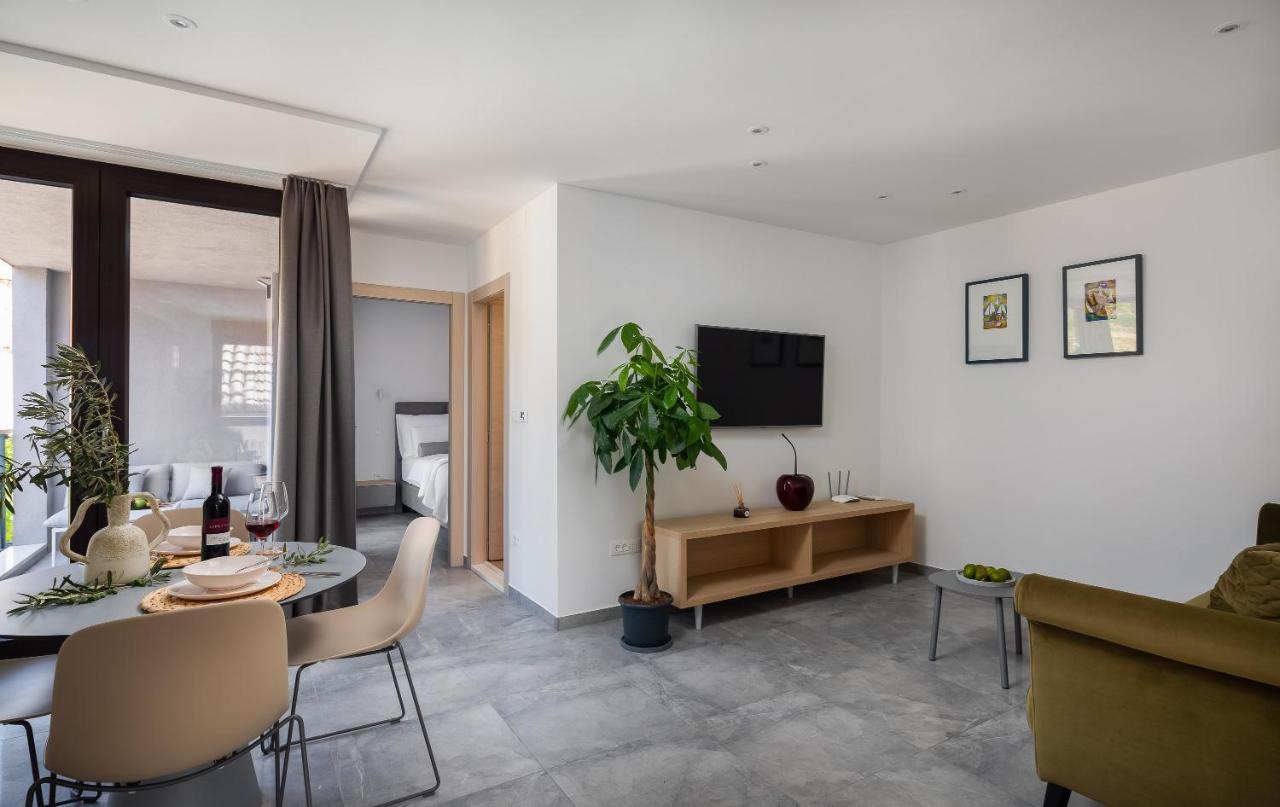 Residence The One - New Komiža 外观 照片