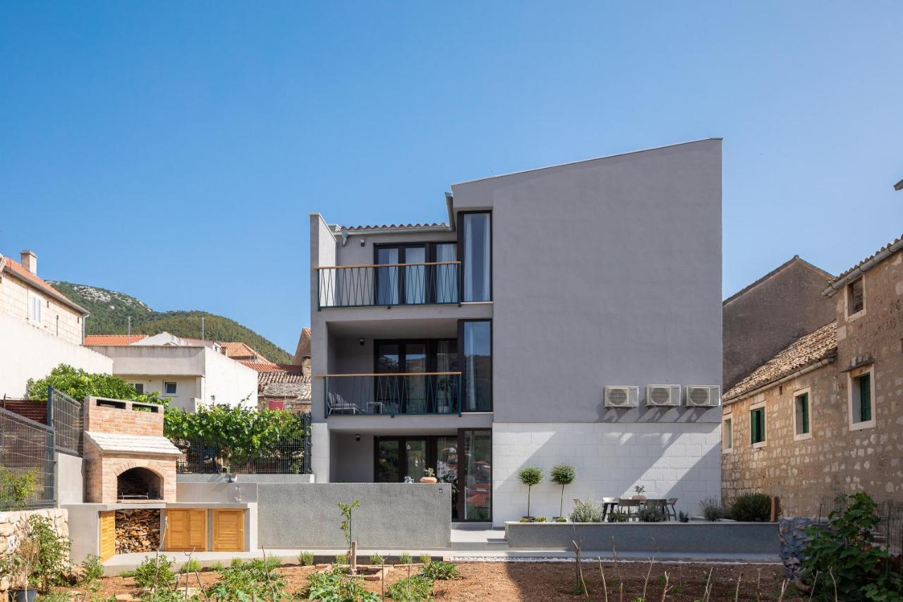 Residence The One - New Komiža 外观 照片